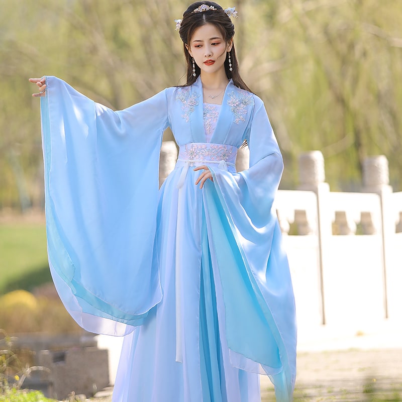 trang-phuc-co-trang-nu-mau-xanh-nhat-1 cho thuê trang phục cổ trang