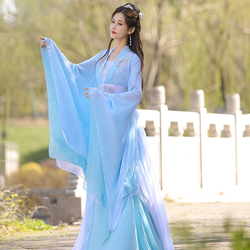 trang-phuc-co-trang-nu-mau-xanh-nhat-3 cho thuê trang phục cổ trang