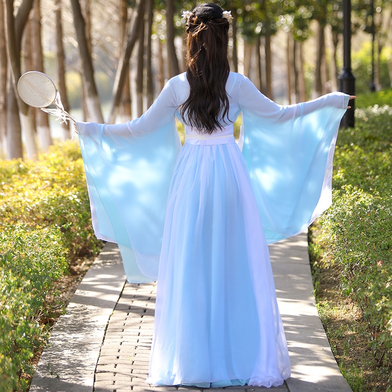 trang-phuc-co-trang-nu-mau-xanh-nhat-4 cho thuê trang phục cổ trang