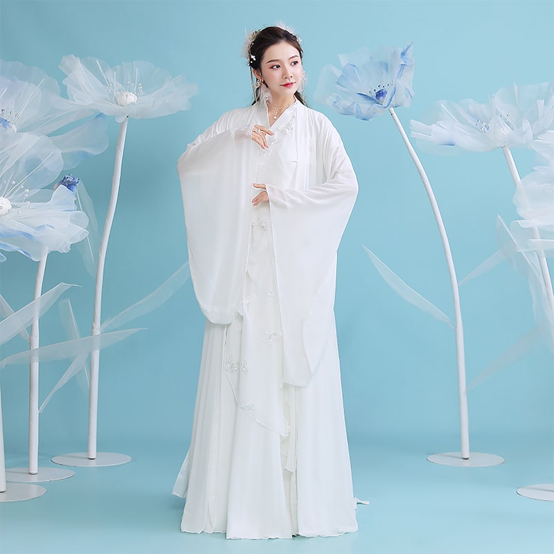 cho thuê trang phục chị hằng