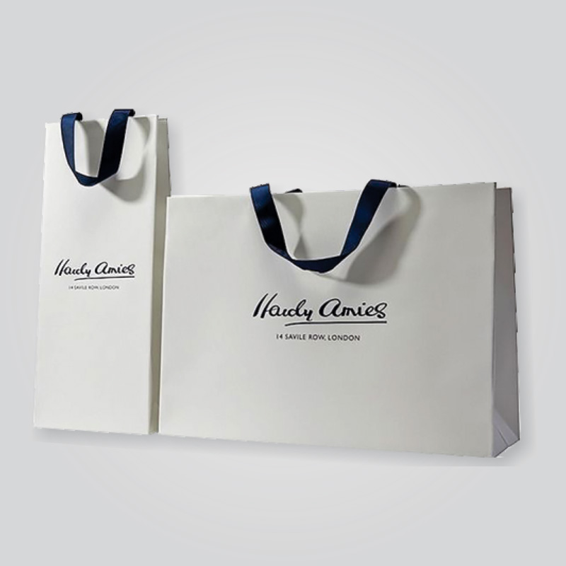 Túi Giấy Cao Cấp: Công cụ Branding di động